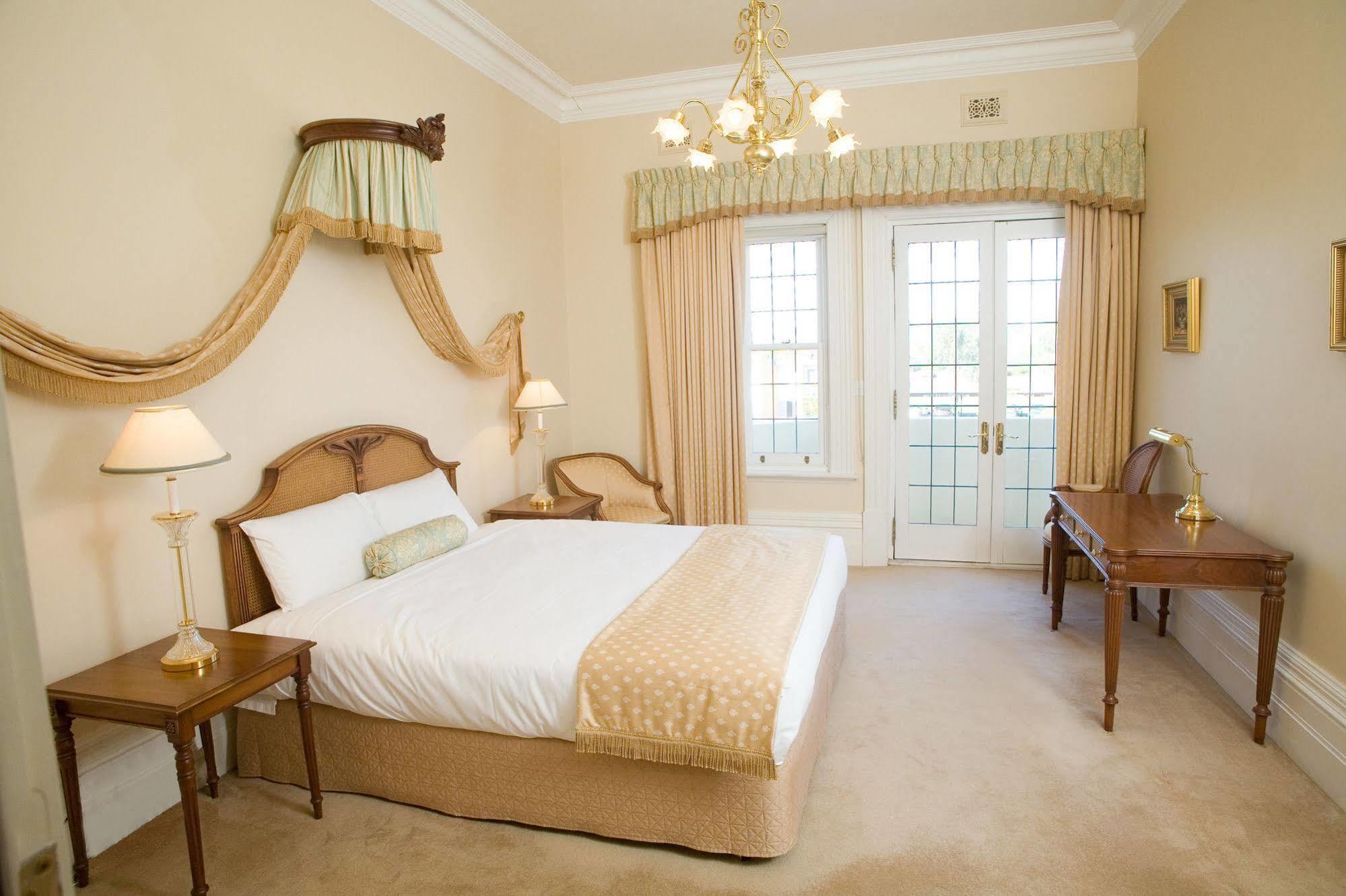 The Carrington Hotel Shepparton Bagian luar foto